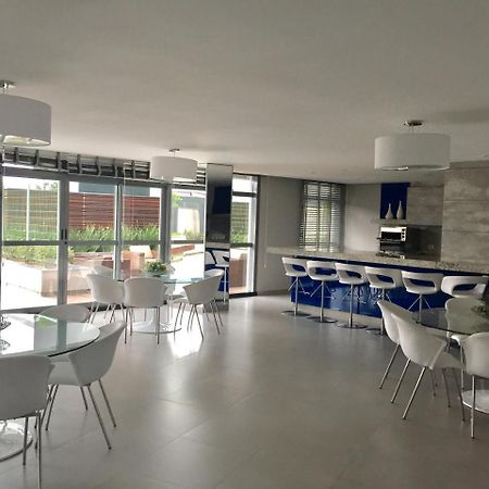 Estudio Moderno Com Linda Vista Para A Serra Curitiba Kültér fotó