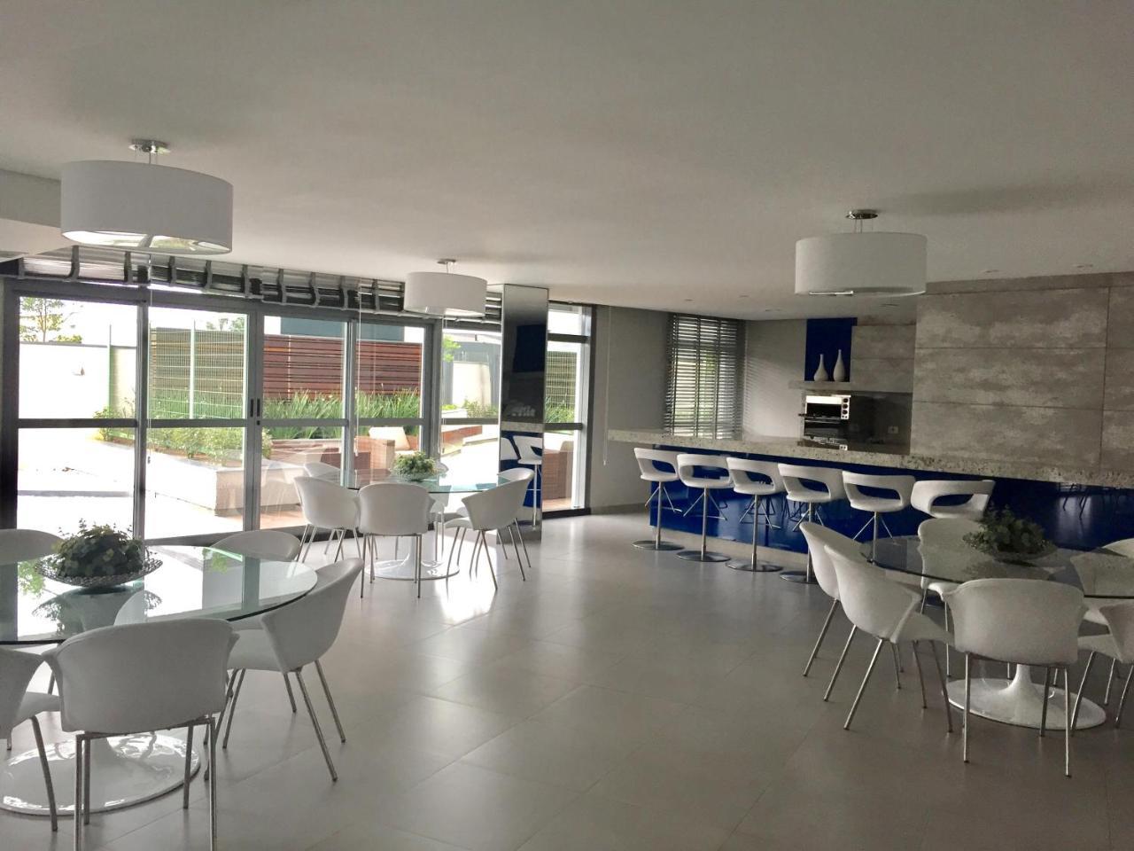 Estudio Moderno Com Linda Vista Para A Serra Curitiba Kültér fotó